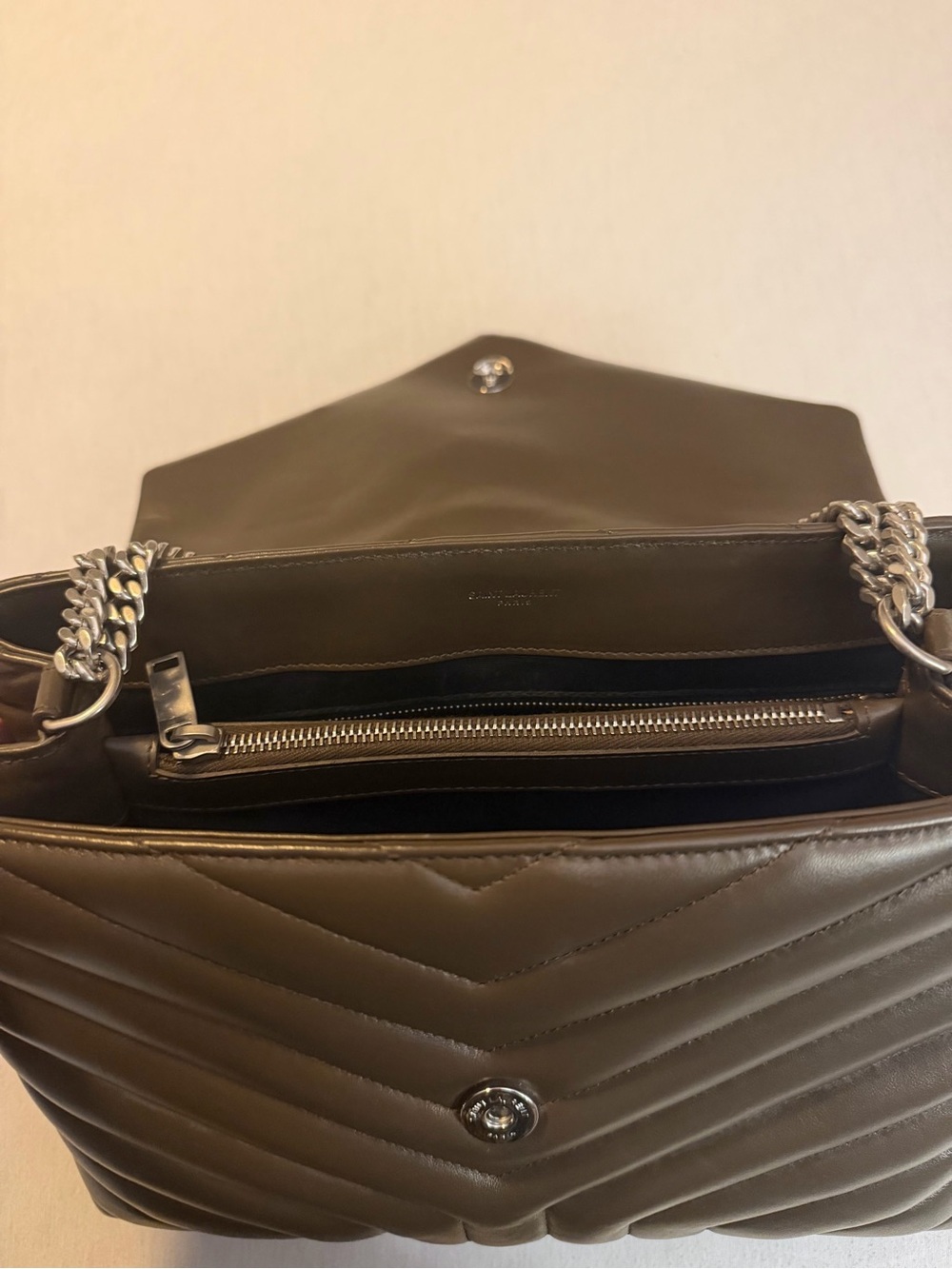 Saint Laurent Loulou puffer bag. - Picture 5 of 6